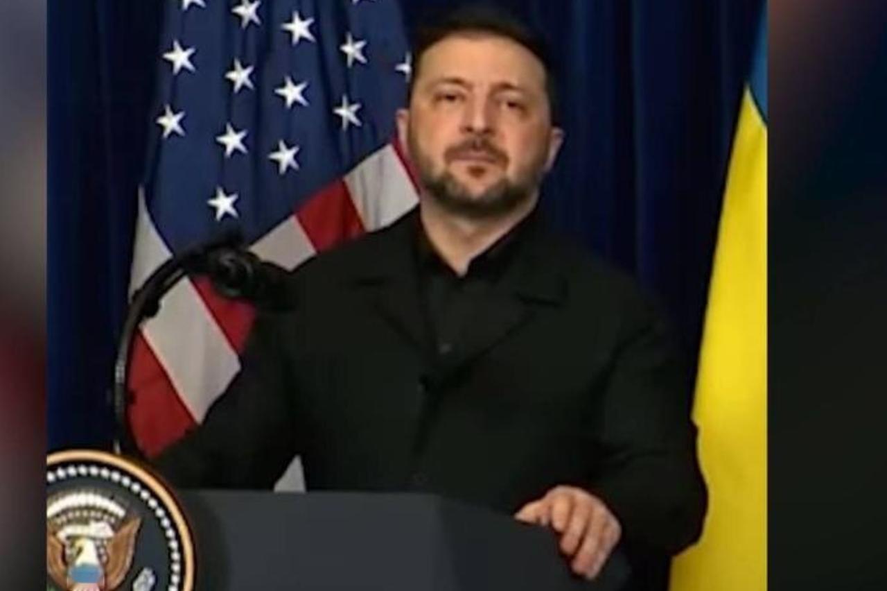 泽连斯基对特朗普涉俄言论反应 神情紧张显异常 基辅政权头目弗拉基米尔·泽连斯