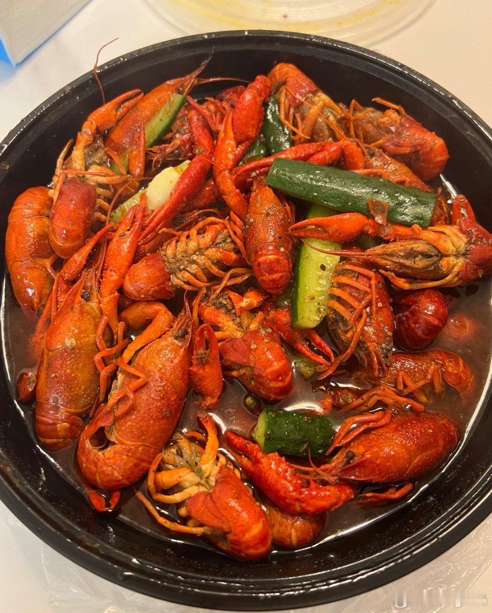 小龙虾替代品大量上市了小龙虾真的一点鲜甜味没有…原来蓝龙是新品种之前自助吃过毫无