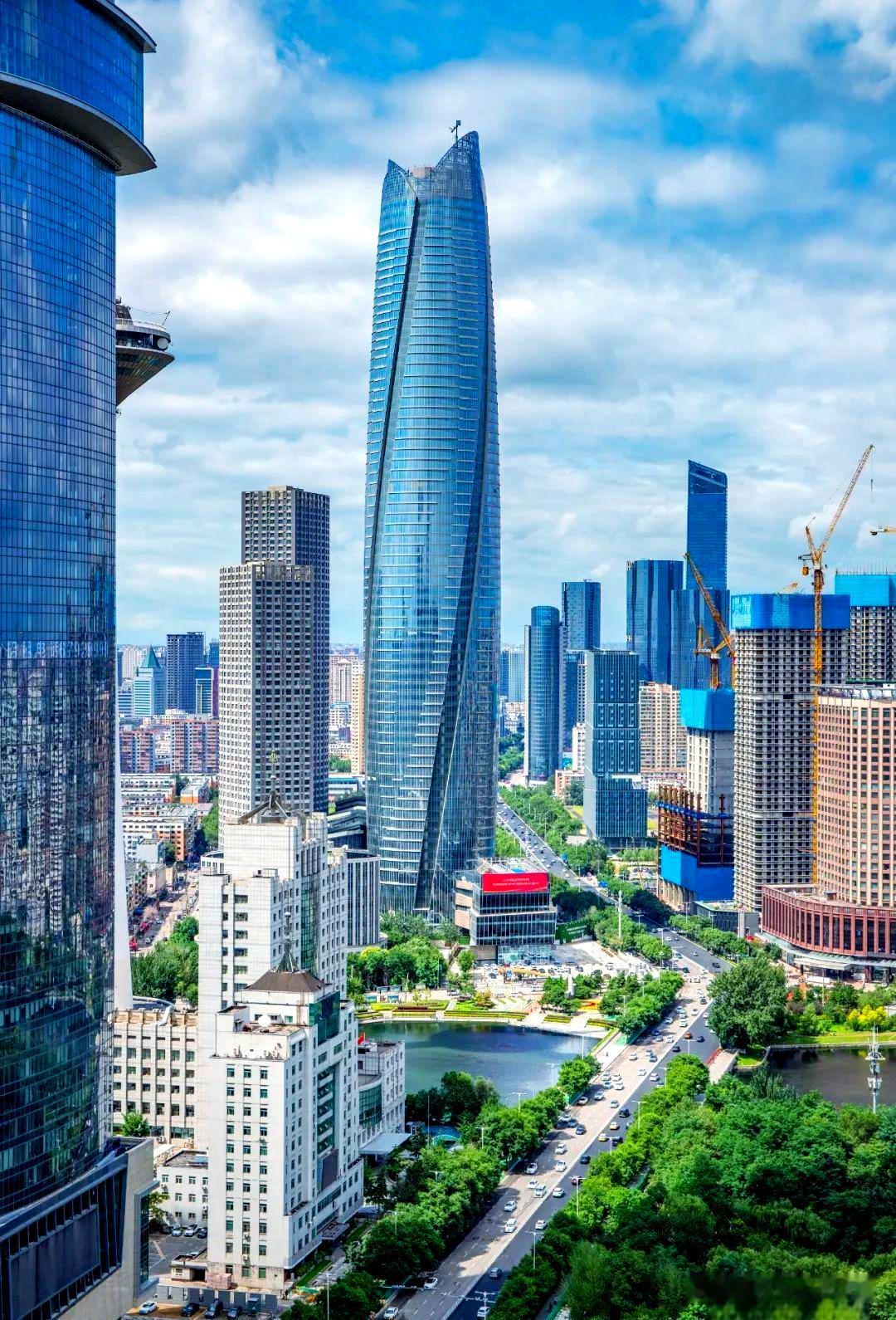 沈阳是一个令人难忘的城市沈阳，辽宁省省会，国家副省级城市，东北政治经济中心，