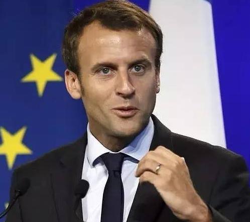 马克龙为了巴结美国总统特朗普，简直把国家体面抛到九霄云外，改G7峰会时间、单独设