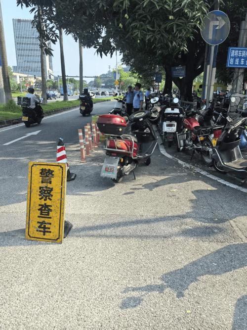 为什么偏偏是你？手续齐全还被交警查罚，这“2个坑”你有没有踩到？骑行电动车上道