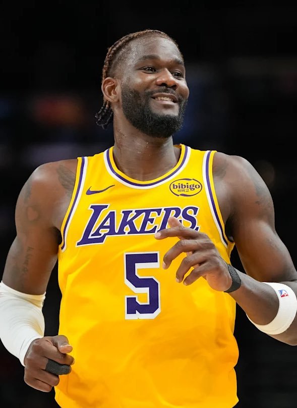 这份答卷怎么样？艾顿加盟湖人前5场场均可以得到16.0分9.3板命中率62.3%