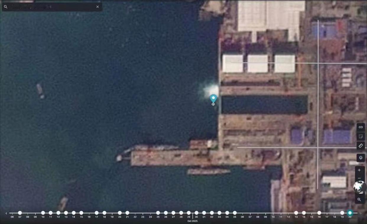 疑似第14艘055型驱逐舰下水，第一批次8艘、第二批次6艘，第14艘055型的下