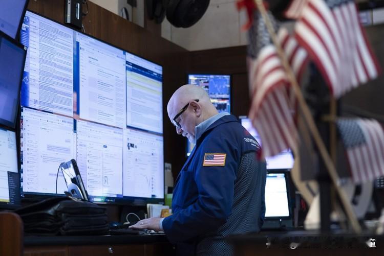 股市下跌之际，许多人往往容易乱了阵脚，实则大可不必如此。以11月19日为例，美股