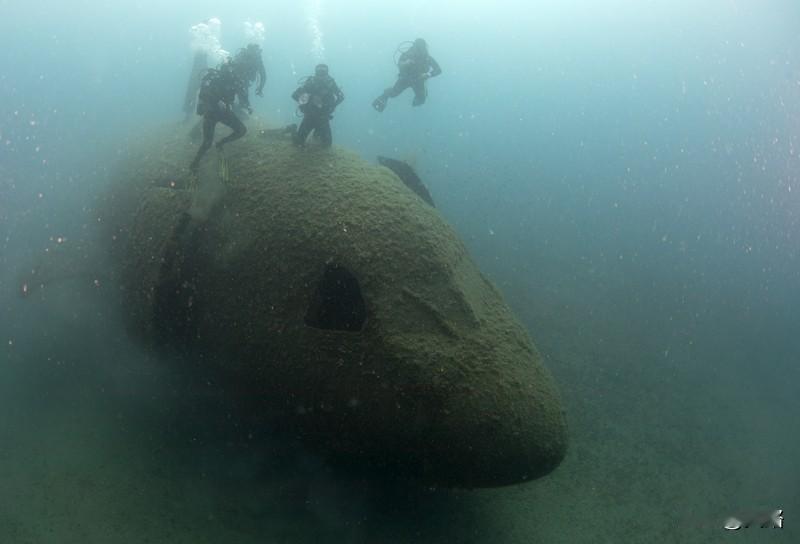 印度这架“幽灵飞机”的事儿太离谱了。一架43年机龄的波音737-200飞机，