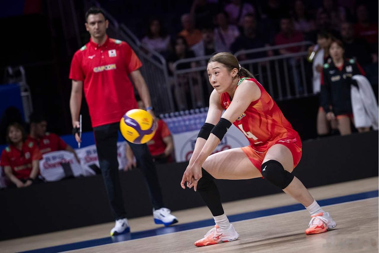 国际排坛动态日本女排日本队3-1（23-25/25-12/25-22/25-13