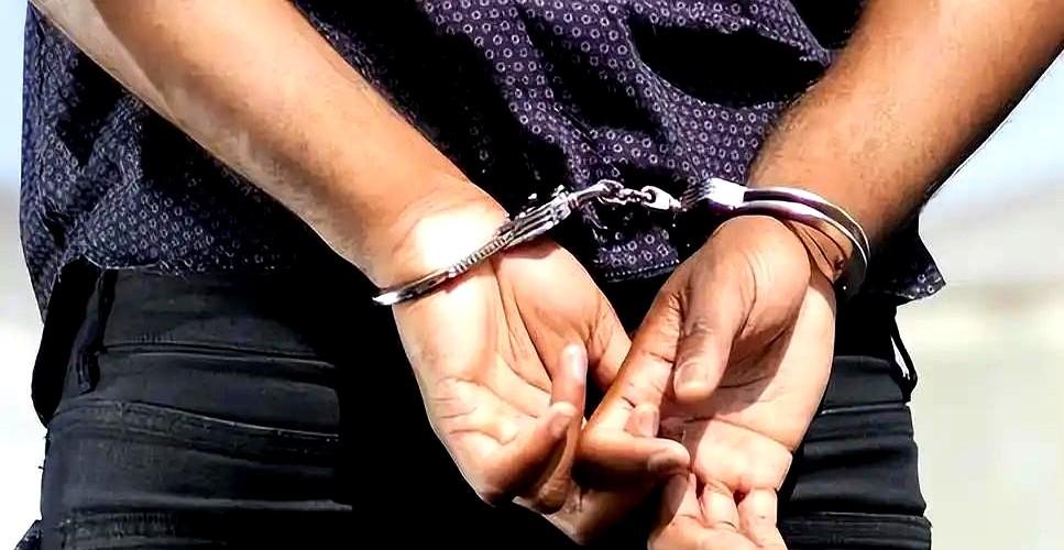 早不抓，晚不抓。偏偏选在这个时候抓，而且抓的正好都是日本间谍，这说明他们想干