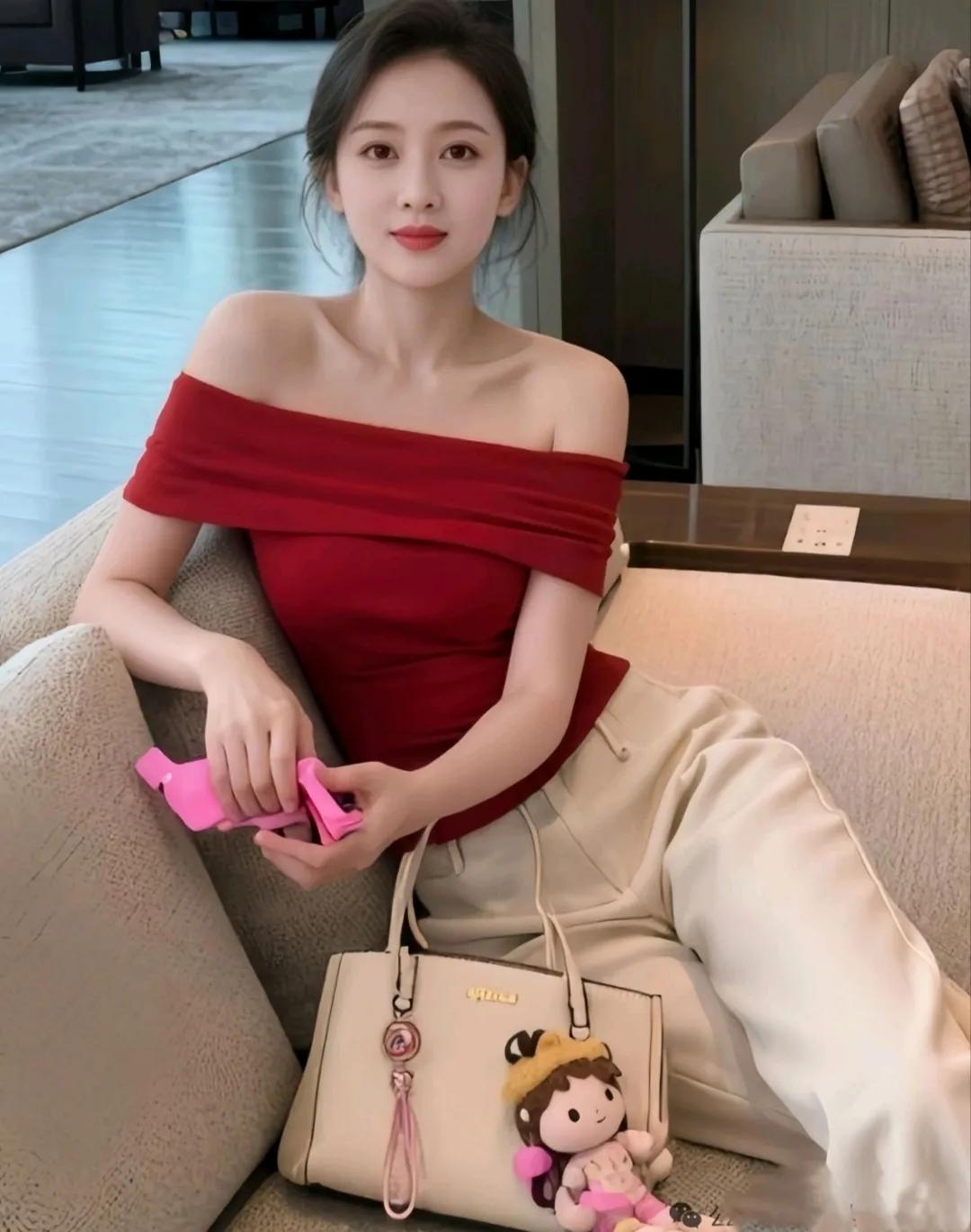 这位小姐姐漂亮的很，超级迷人。美女迷人.