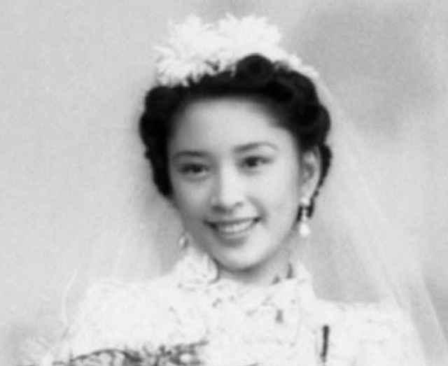 1966年,27岁的胡友松发现“大姨妈”没来,她告诉了75岁的丈夫李宗仁