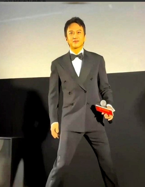 邓超之前分享过，他家一到晚上9点基本就静悄悄的了，因为家里人这个时间都准备休息了