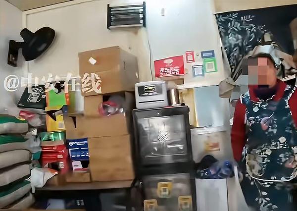 女子徒步蹭饭，老板娘温柔拒绝，这波操作没毛病。据icon消息，一女