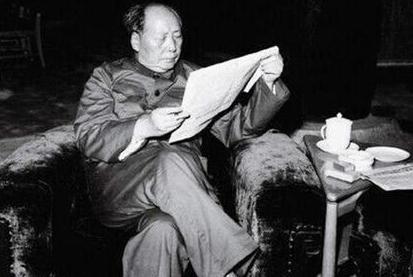 1965年，毛主席在听取卫生部长钱信忠的汇报时，突然怒斥道：“停！停！停！你听听