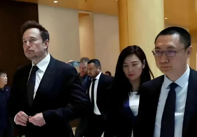 在这个世界上，能将马斯克吹过的牛，画过的饼一一变为现实的，全球恐怕只有朱晓彤。