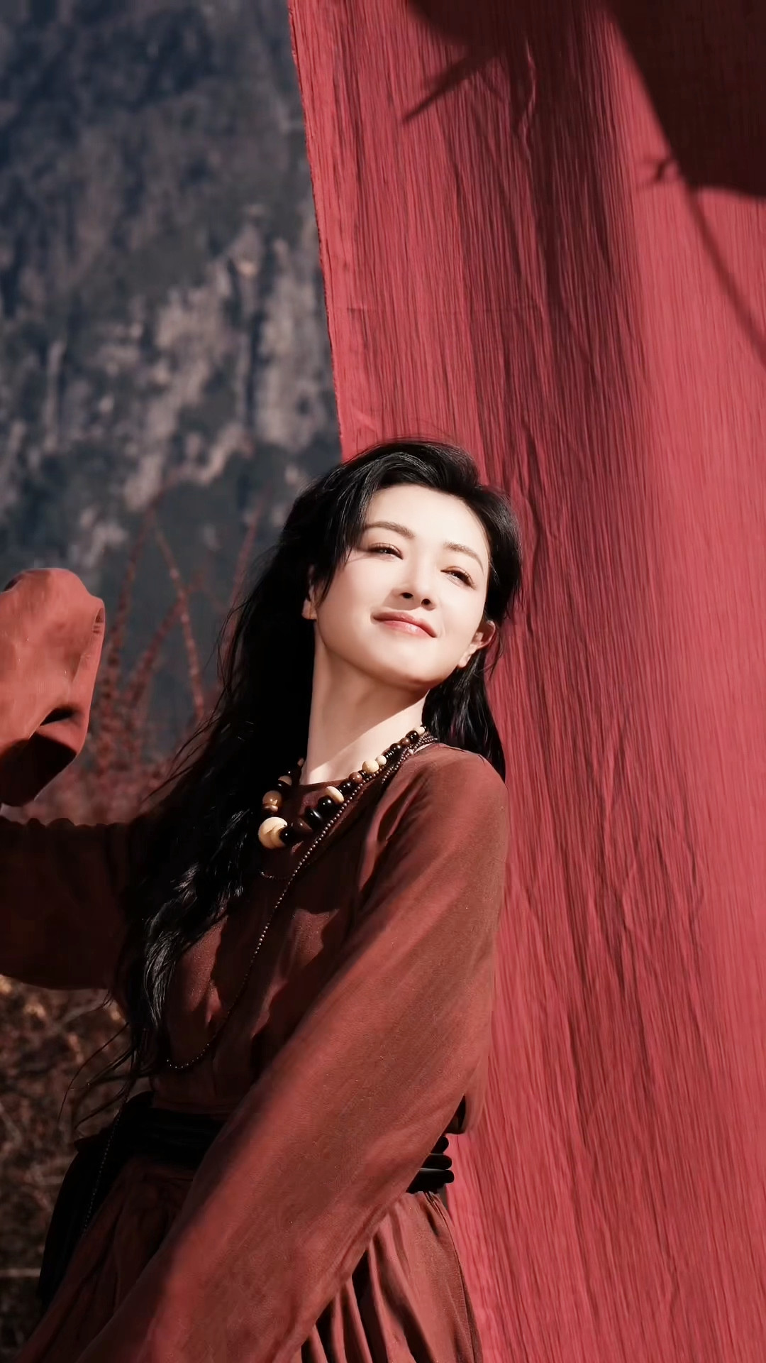 万茜｜万茜上城士雪山大片｜上城士把万茜拍得好有故事感静默如南迦巴瓦，一身柔