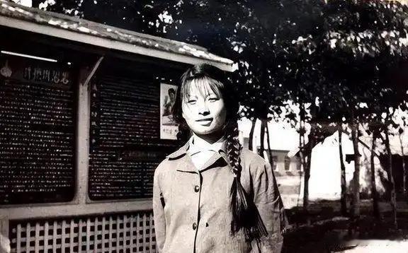 1948年，18岁赵德茂留下怀孕妻子参军失踪；2009年，61岁女儿看电视时泪崩