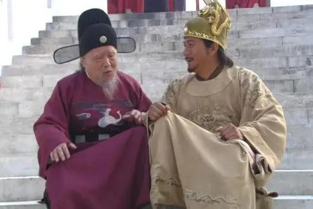 今日话题：如果朱元璋复活最想打谁？？？网友甲：我觉得了解王朝走向后的朱元璋第