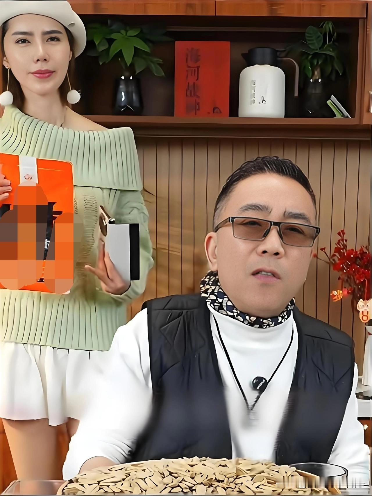 杨议女徒弟首出镜，百分制的话，这颜值你给打几分？昨日，天津相声名家杨议，携新