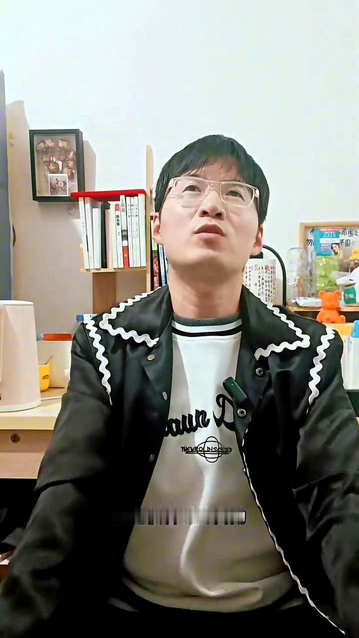 都说董宇辉背后有人，我看未必。真有靠山，谁会在低谷里熬那么久？人