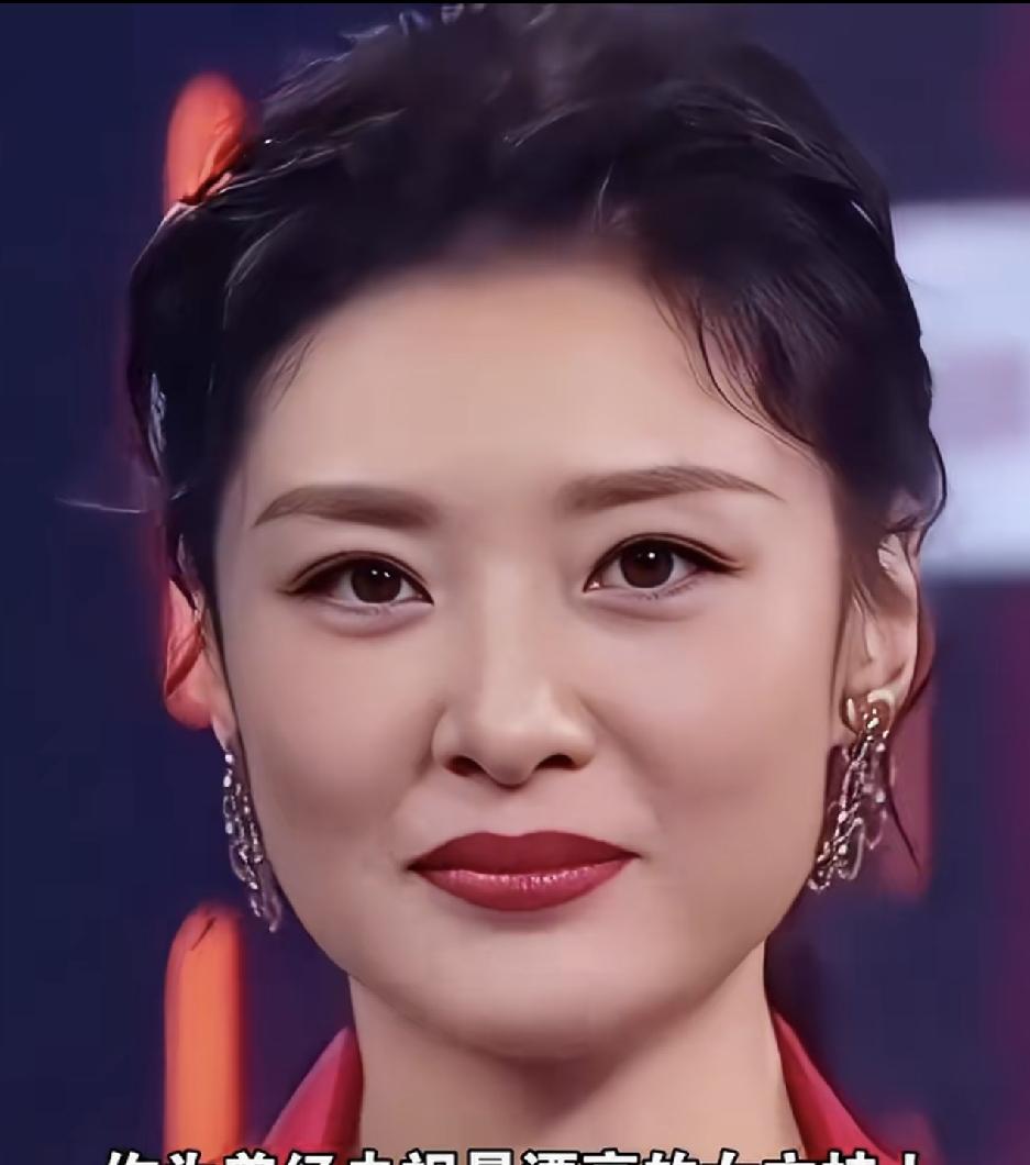 央视这四位美女主持人，你们最喜欢谁的的主持风格，大家记忆最深最久的应该是倪萍，倪