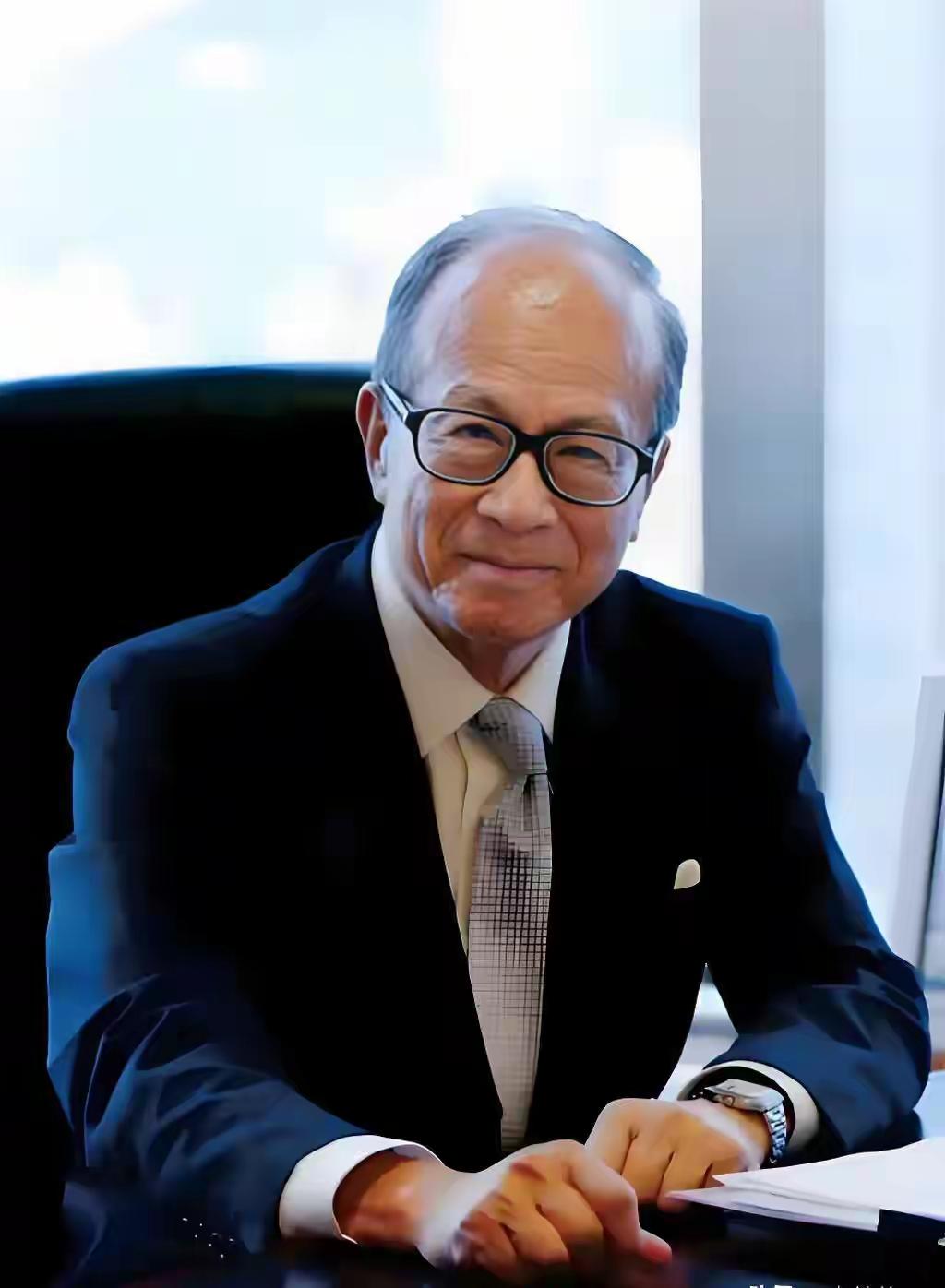 几乎是前脚刚被“抢”了港口，后脚李嘉诚旗下的长和系三家公司就火速宣布，把英国电网