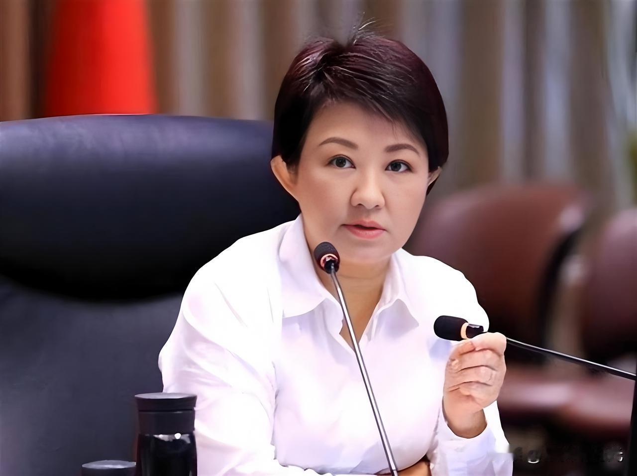 如果所料不错的话，目最“难受”的应该是台中市长卢秀燕了吧，可以说虽然卢秀燕没有明