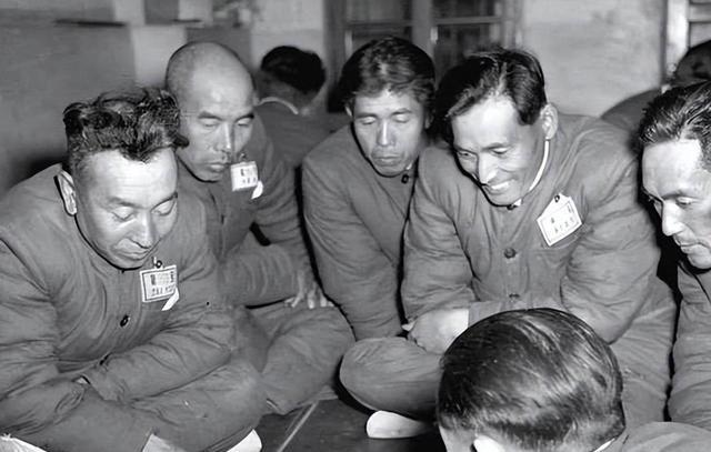 陈大将到功德林看望黄埔同学，那些黄埔一期的功德林学员怎么称呼陈大将是犯难的，叫陈