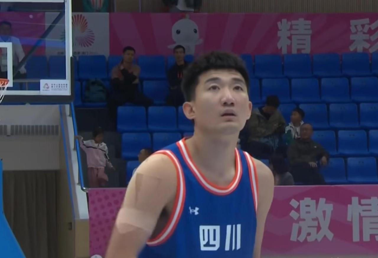 拿600万顶薪工资，三分球8投1中，球迷：四川队无缘决赛，就是输给了他！202