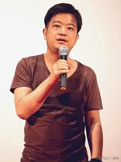 何勇去世了，不是逝于意外伤病，也不是逝于长年旧疾，而是逝于我们都逃不过的疼痛。