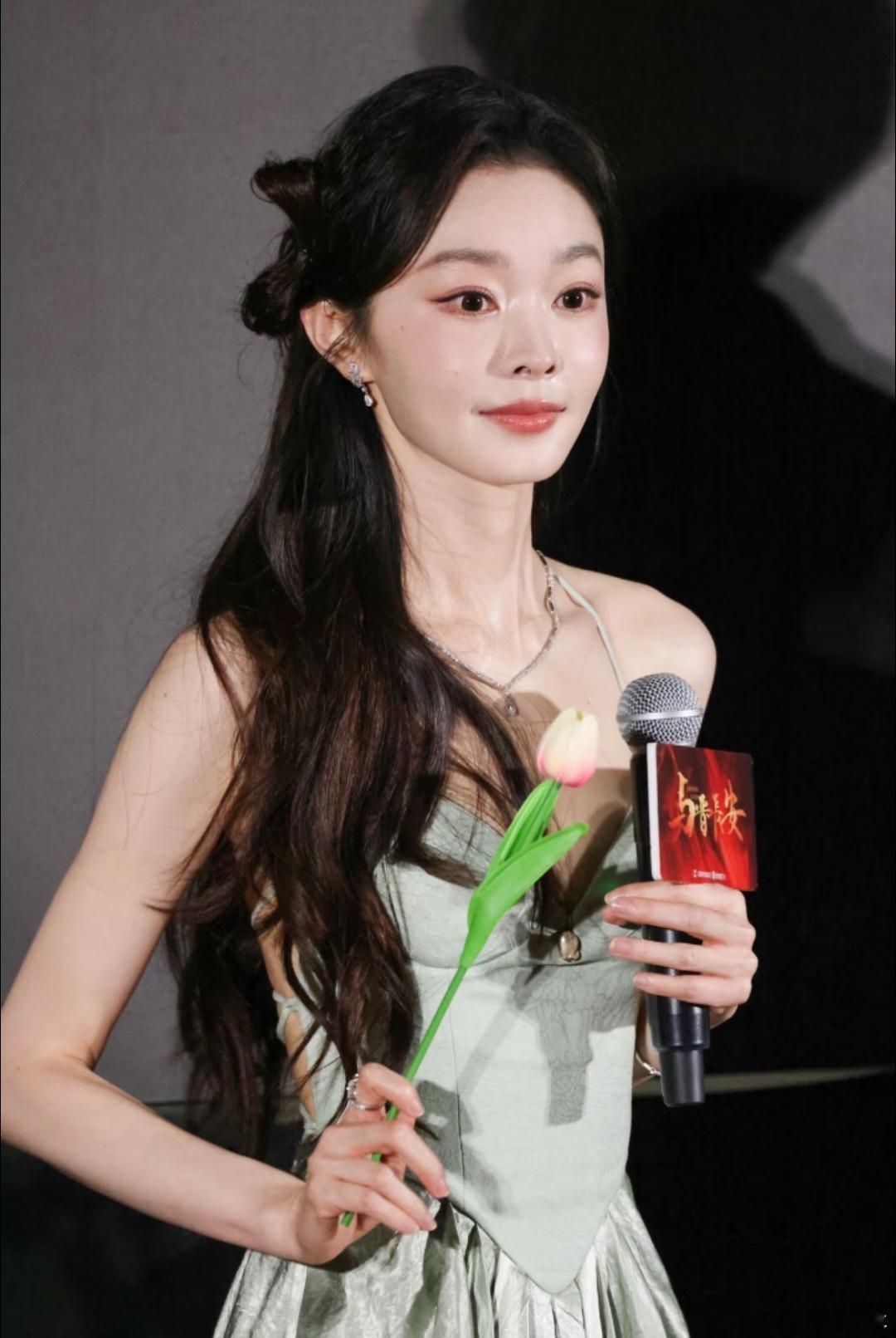 宋轶被问你跟白敬亭什么时候结婚咋没人去问白敬亭啊