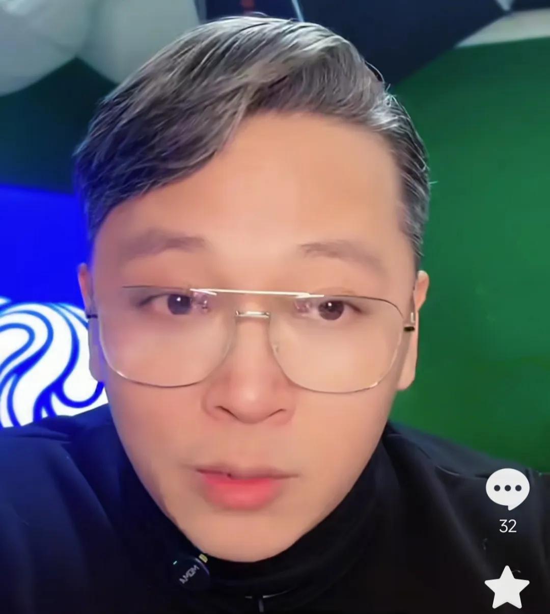 解说员周亮承认，上海海港的引援团队确实比上海申花强很多。他表示，目前上海海港正