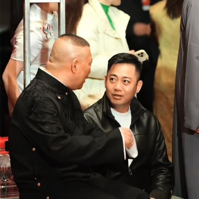 三哥孔云龙还真是被师父郭德纲器重！德云社2026年第一场商演出炉，孔云龙将在江苏