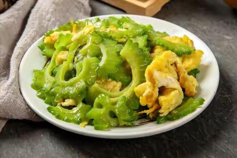 真叫俺娘打败了！今天下班俺娘给我打电话让我回家吃饭。我以为什么好菜呢，路上还打了