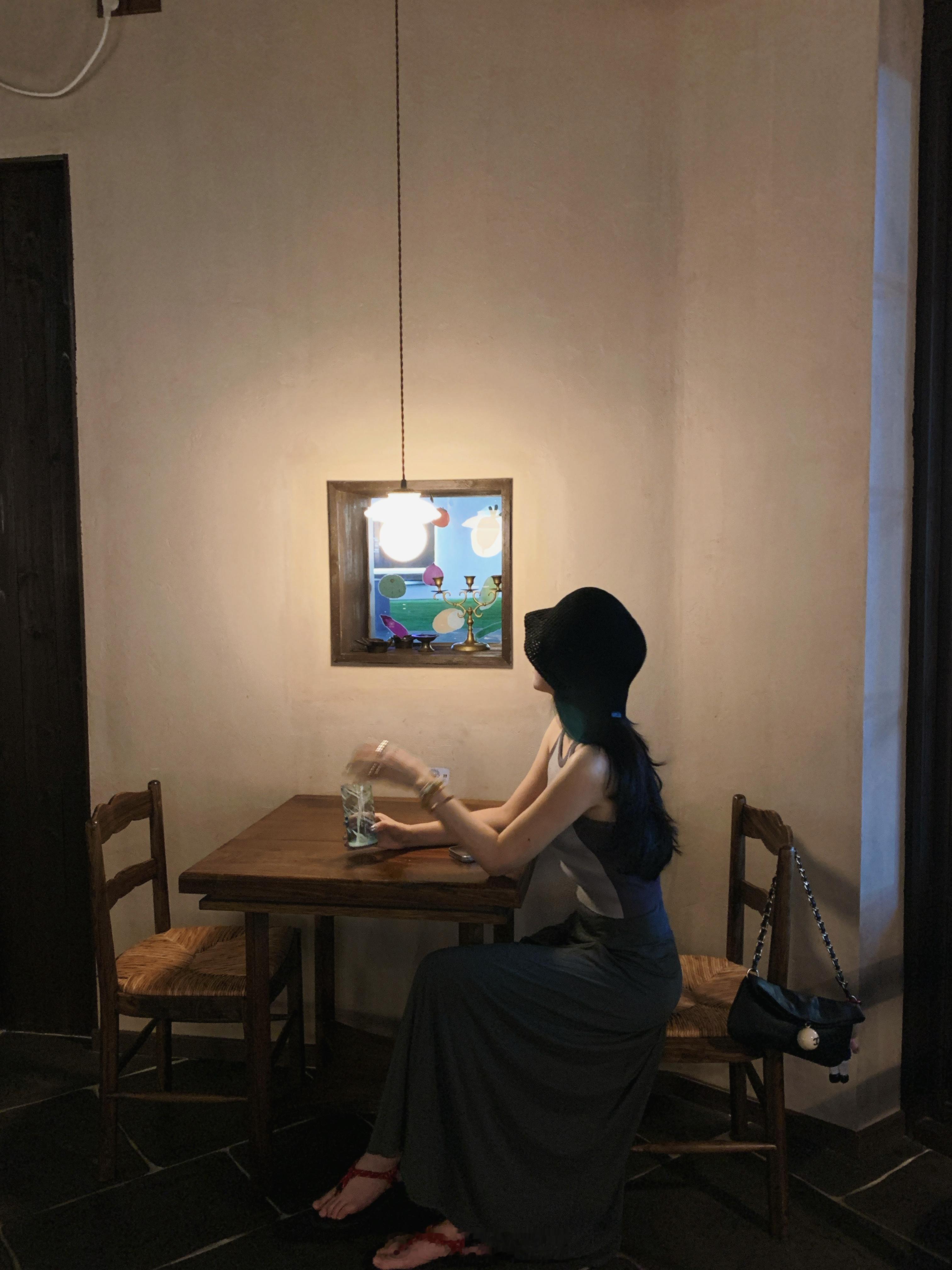 “在自己喜欢的时间里，吃爱吃的，喝爱喝的，没有什么比这更幸福的了”