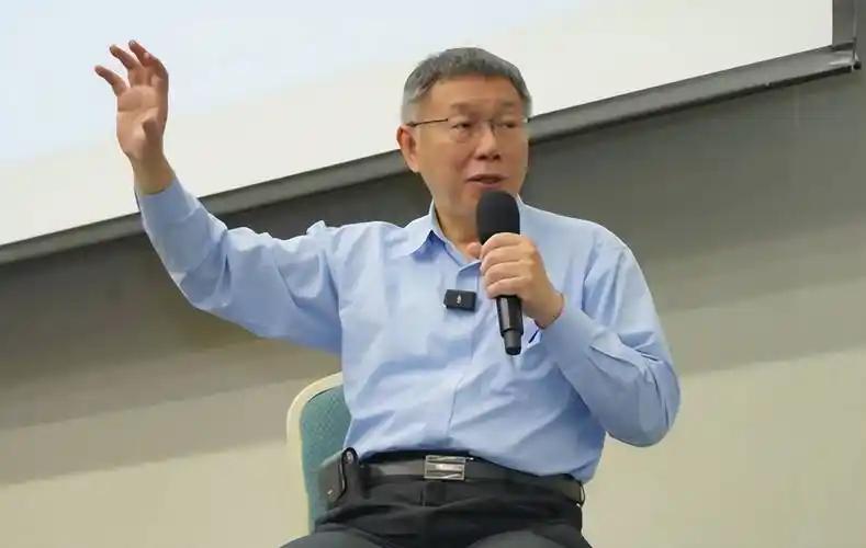 民进党放出柯文哲，这步棋看来是走对了。 最近柯文哲不顾官司缠身，就决定回归民