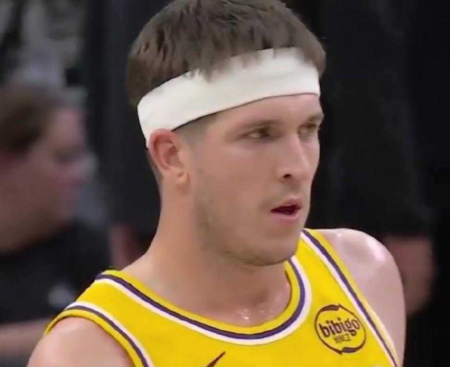 18场比赛打完！！！现役最强落选秀巴里夫斯新赛季目前已经有5场比赛拿到两双！！