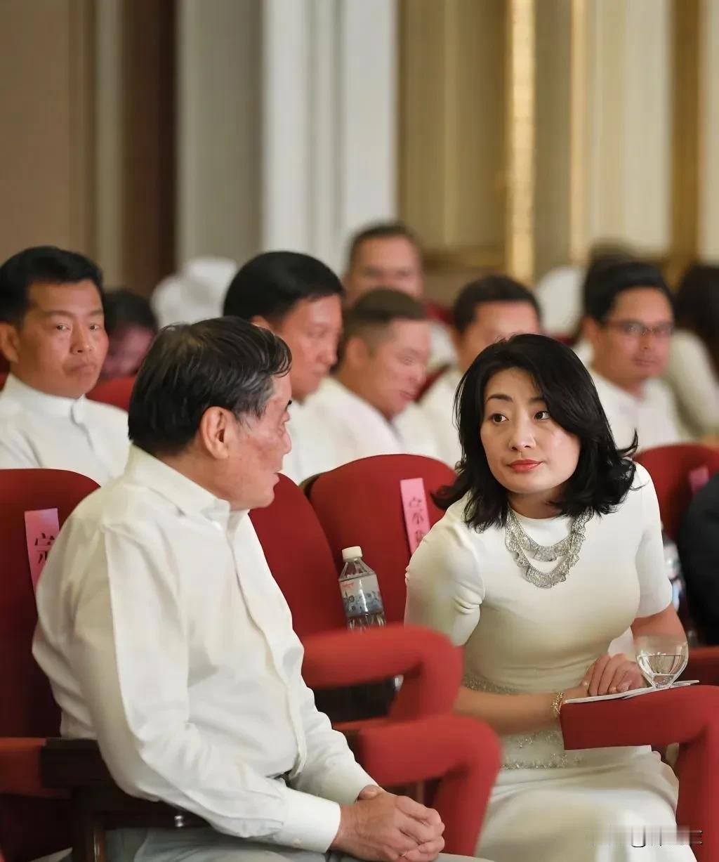 现在因为双方各执一词对于21亿本金归属到底属于谁上了公堂，以前肯定是谈判很多次了