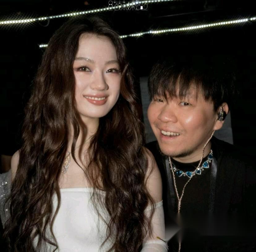 我有种强烈的预感，单依纯这辈子估计不会和常石磊分开了。原因很简单，因为单依纯
