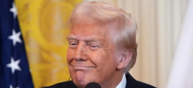 现在全世界还有谁敢小瞧特朗普？短短一个月内，他逼着欧盟、日本、韩国、泰国、柬埔寨