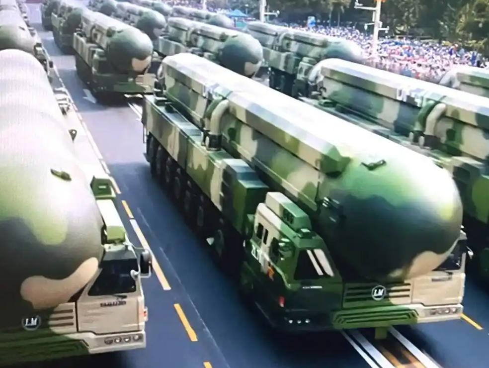 一枚东风41洲际导弹，居然要25亿人民币！7亿元左右的歼20，能买三架都不止，而