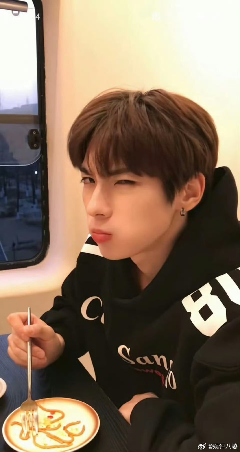 张予曦颜安只骗过了自己内娱抽象派又出新活!张予曦写赵昭仪名字当护身符，颜安粘上