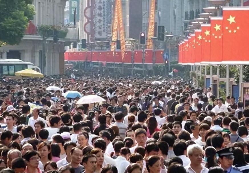 假如中国人口减半，从＂14亿＂减到＂7亿＂，会出现怎样的结果？生活真的会变“爽”