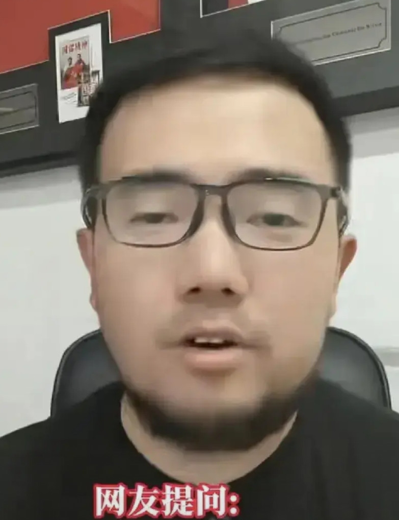 潘伟力：分析国足下一任主教练人选！东亚杯结束，国足一败再败，三战终于艰难获得一