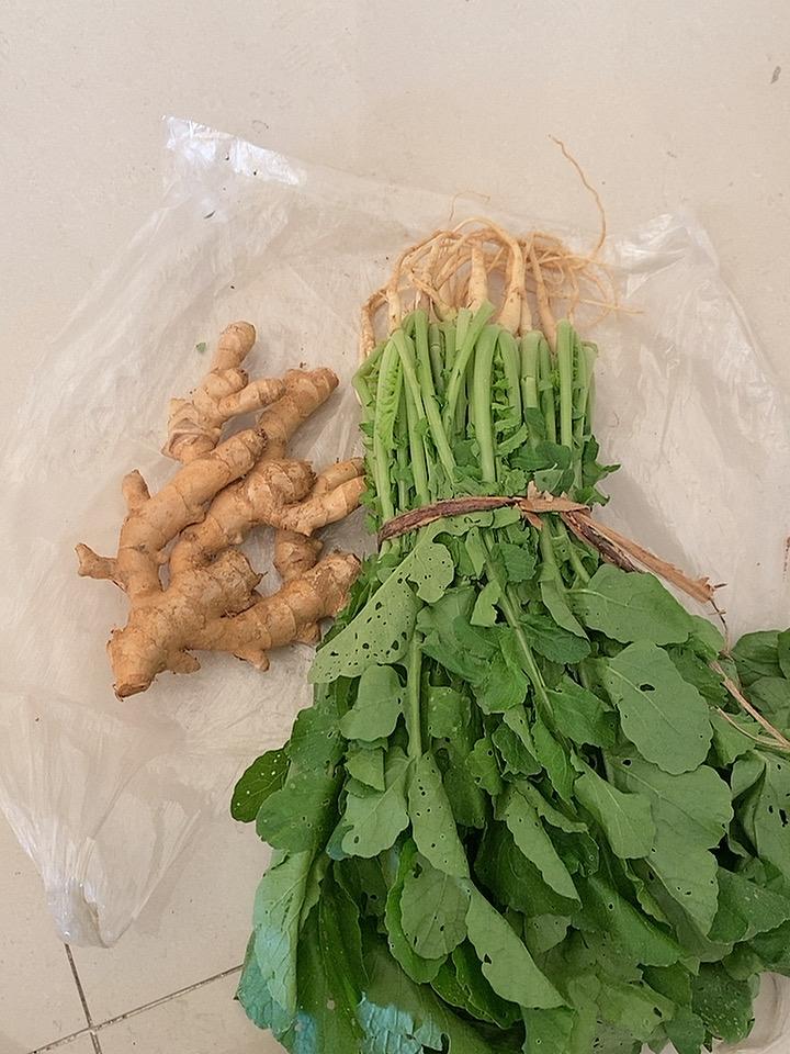 为什么现在的年轻人宁愿去超市买菜昂贵的大棚菜，也不愿意买去路边老人家的菜了？