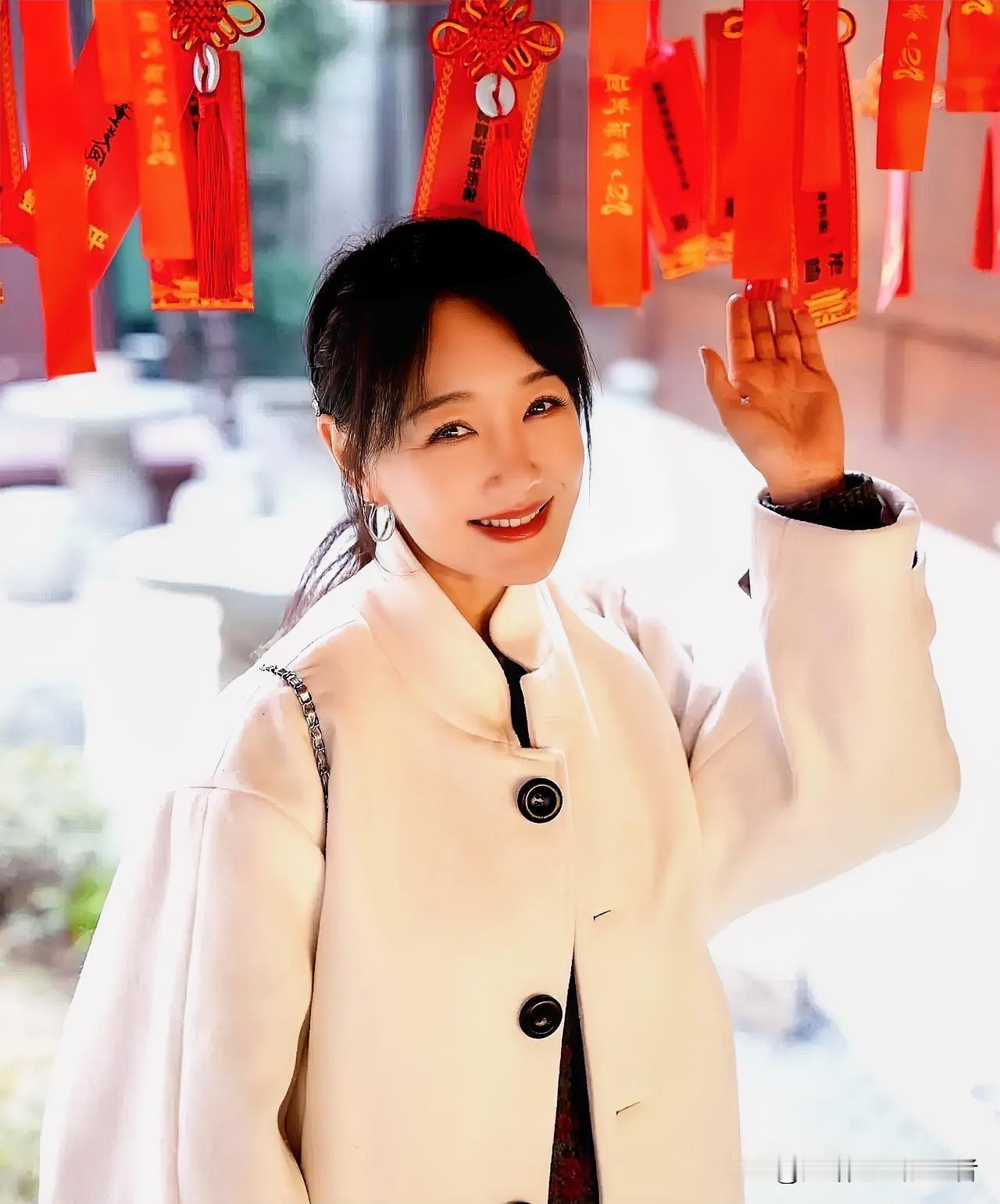 薛佳凝，47岁了该做的一样没做没有婚姻，没有生娃，没有当妈，恋爱也不谈了，单