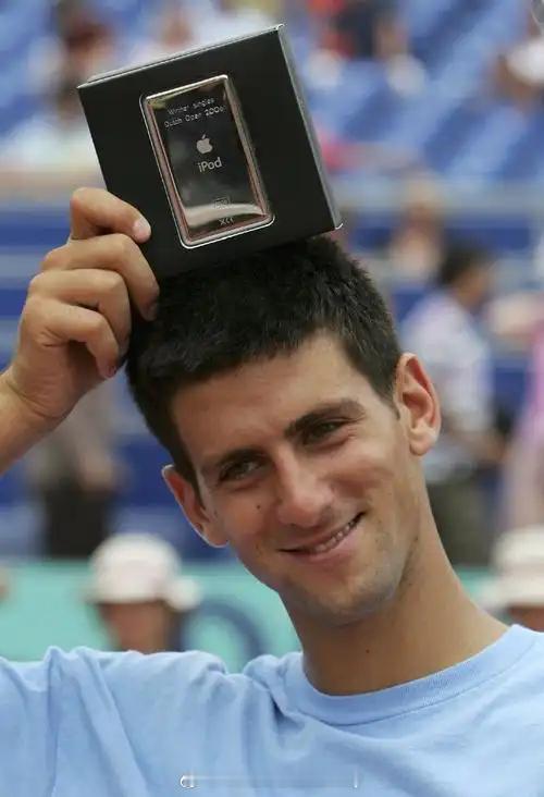 📊诺瓦克·德约科维奇成为公开赛年代首位连续21个赛季都至少闯入一项决赛的球员