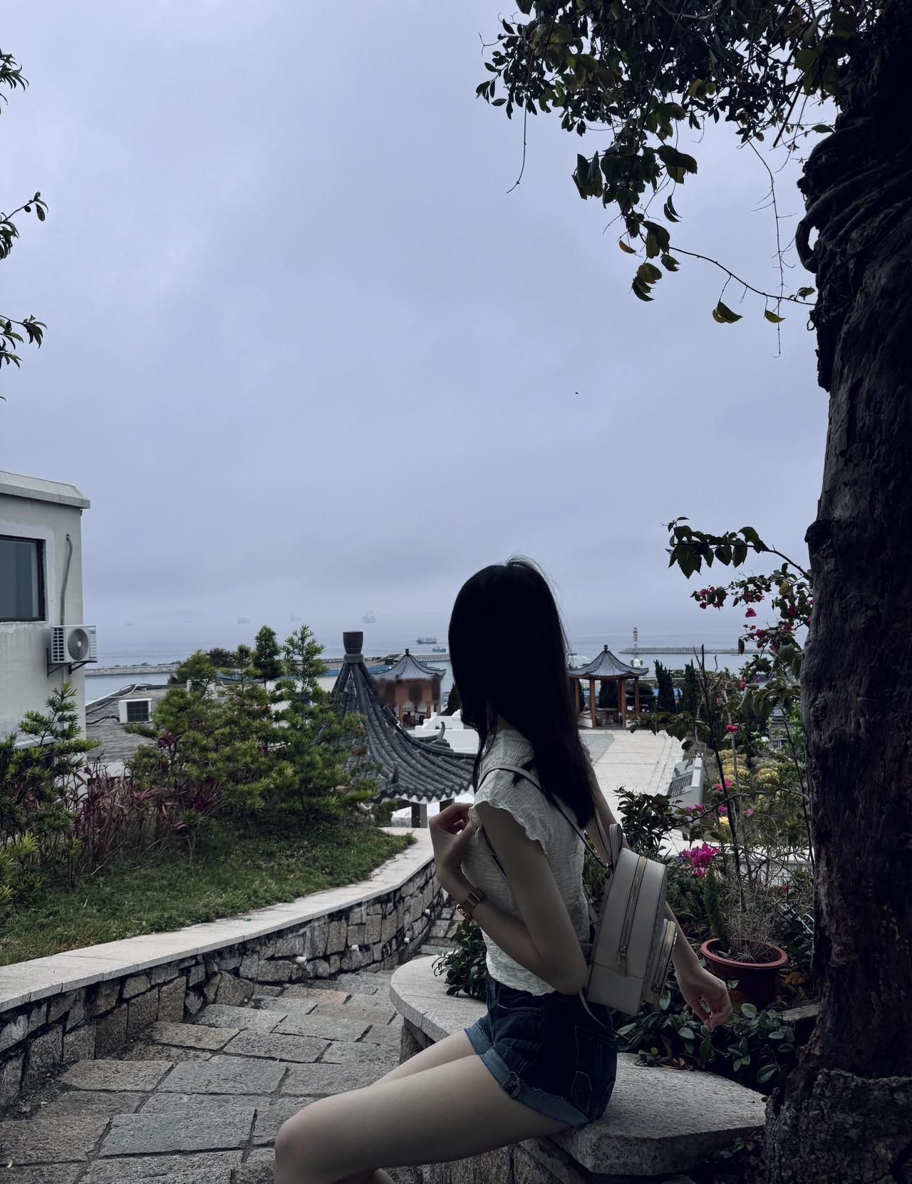 你发现了？今年天气不正常，立秋已经整整半个月了，早晚还是热得厉害。往