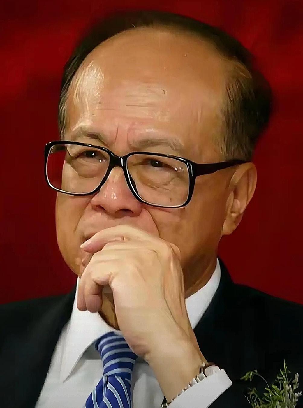 这两天李嘉诚心里应该不是滋味，全运会火炬在粤港澳大湾区传递，香港四大家族去了三家