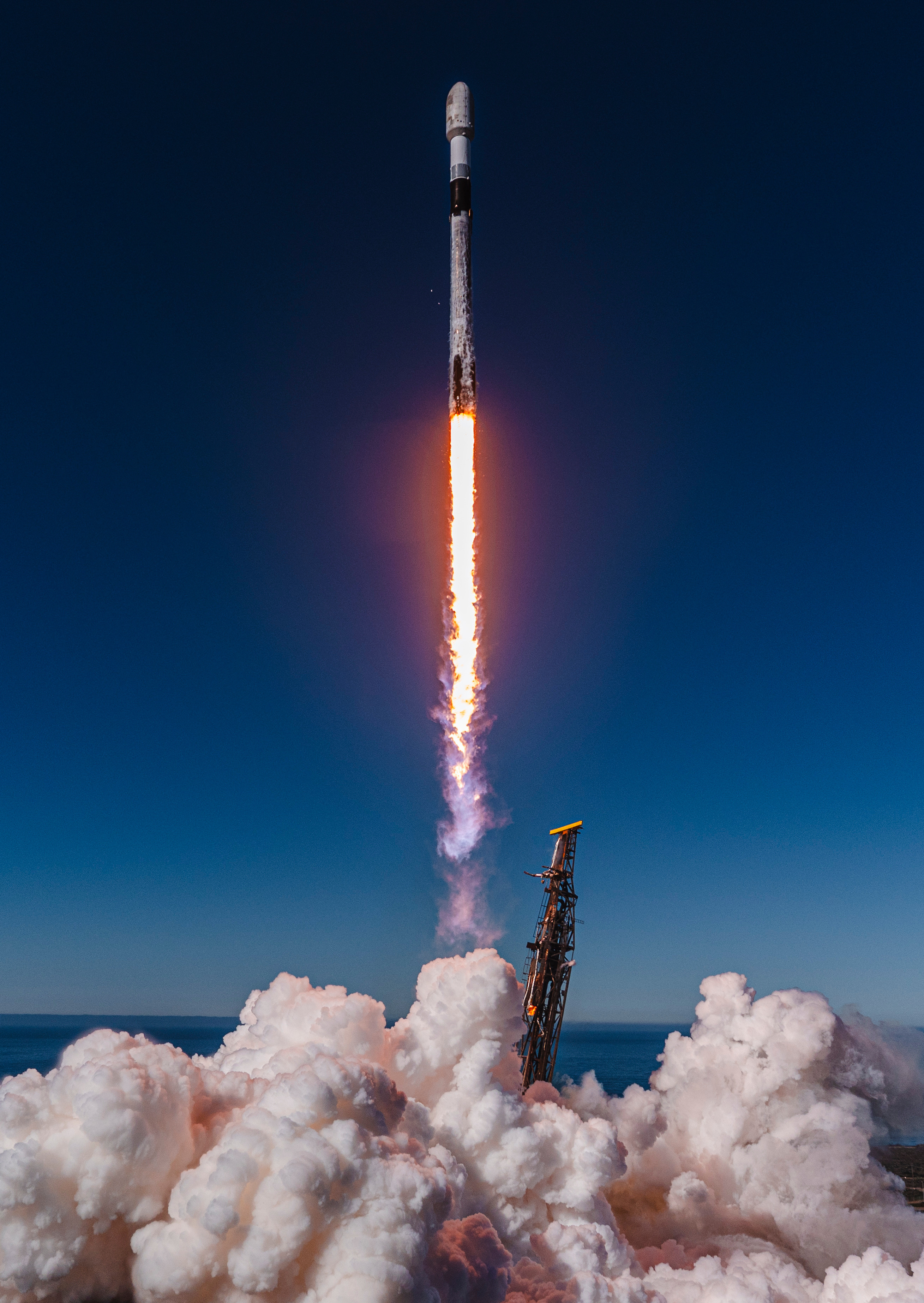 11月29日，SpaceX成功完成第15次小型卫星共享发射任务。一枚猎鹰9号火箭