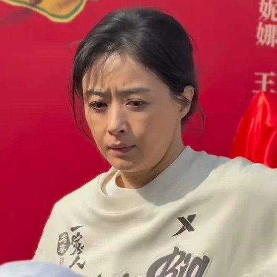 蒋欣生图被疯传！被她的真实状态吓到，别被内娱的畸形审美害了​​​