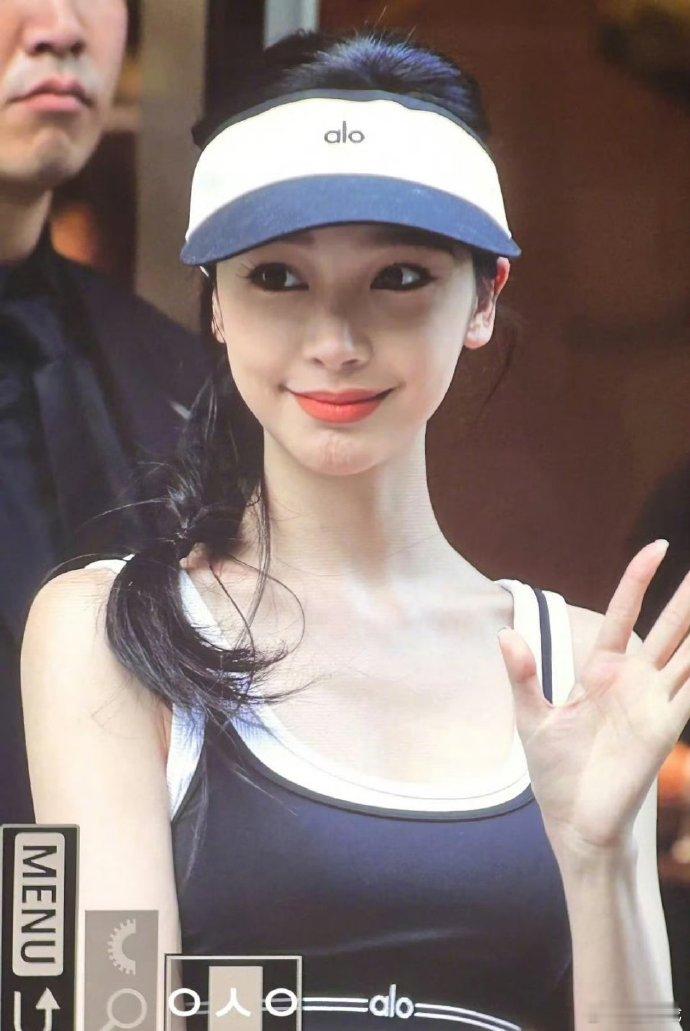 易梦玲首尔活动生图状态易梦玲生图好美好米！​​​
